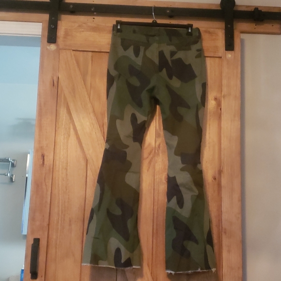 Jeans - Picture 2 of 3